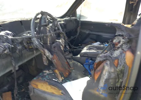 2003 Chevrolet Avalanche 1500 from USA, damaged, VIN 3GNEC13T43G172788